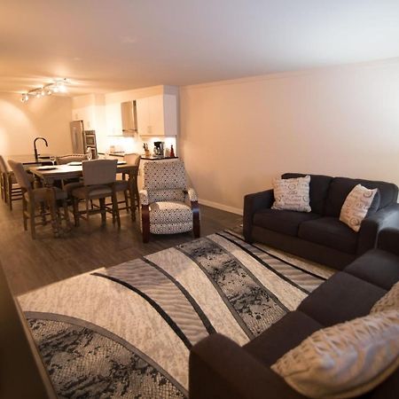 Clipperton Suite By Revelstoke Vacations Bagian luar foto