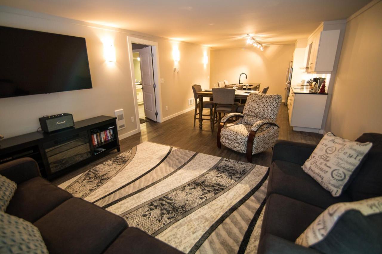 Clipperton Suite By Revelstoke Vacations Bagian luar foto