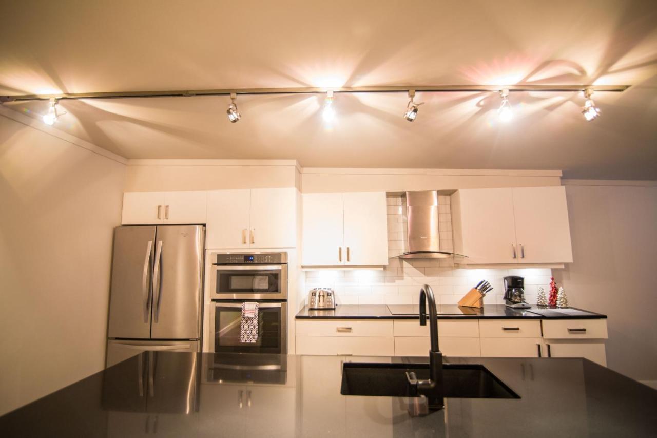 Clipperton Suite By Revelstoke Vacations Bagian luar foto